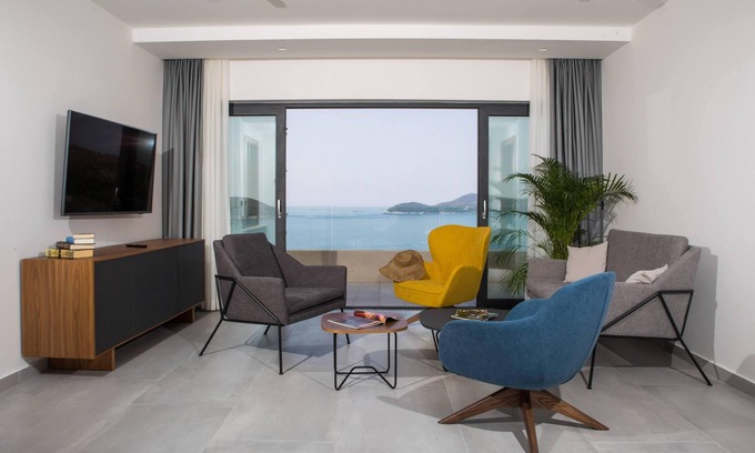 Orasac Villa | Villa Maris contemporary villa with a private pool, and stunning views