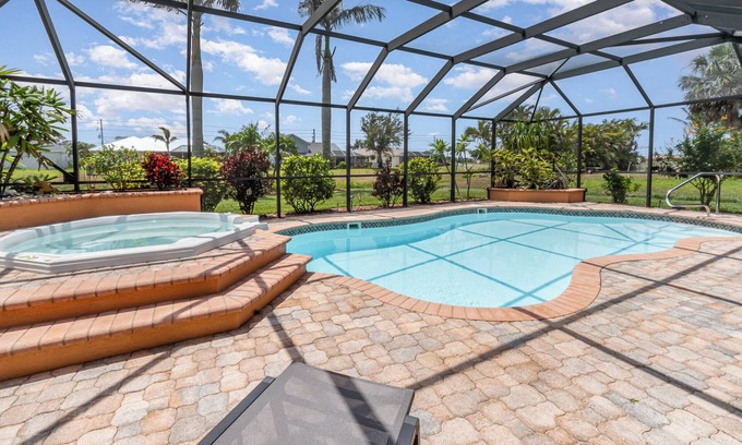 Pinehurst Villa | Villa "Maritine" -Pool & Spa, Beach & Kajak