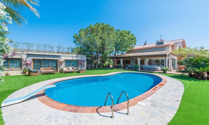 Muro Villa | Villa Marjals 16