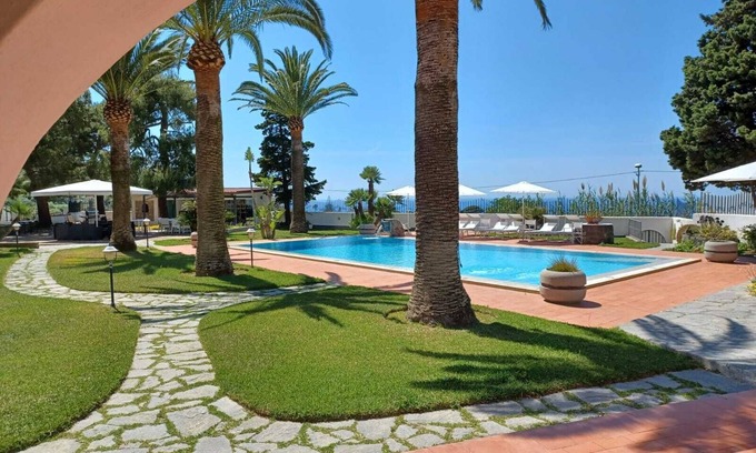 Succhivo Apartment | Villa Martina - "Magnolia" apartment, in the outbuilding of a prestigious Villa