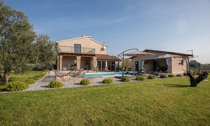 Loborika Villa | Villa Mattuzzi near Pula with large garden, kids playground and whirlpool