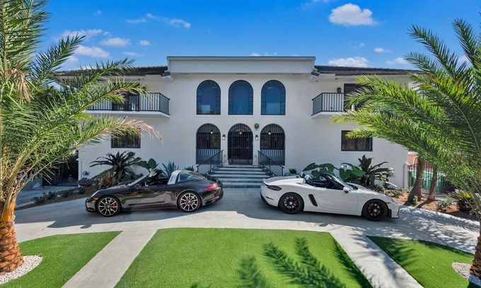 West Little Havana House | Villa Maya: 12 BR, 14k sq. ft. estate with pool, pickle ball, bball, disco club!