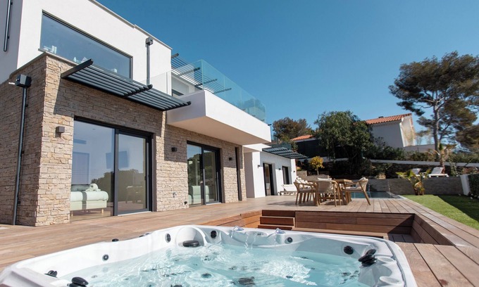 Les Issambres Villa | Villa Merveille (new, modern villa with sea view)