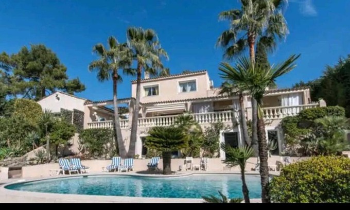 Antibes Villa | Villa Mevania