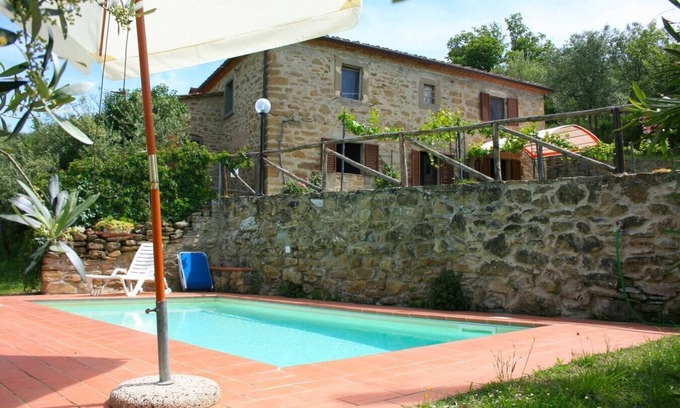 San Pietro a Cegliolo Villa | Villa Mezza - Tuscan farmhouse with pool