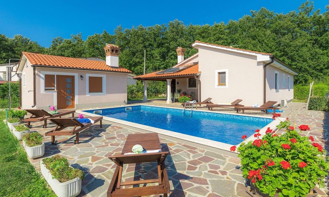 Laginji House | Villa Mihael by Interhome