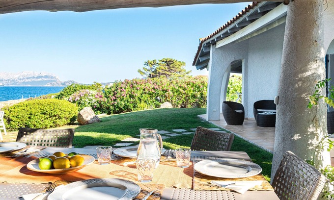 Pittulongu Villa | Villa Miriam - modern pied dans l'eau, Pittulongu