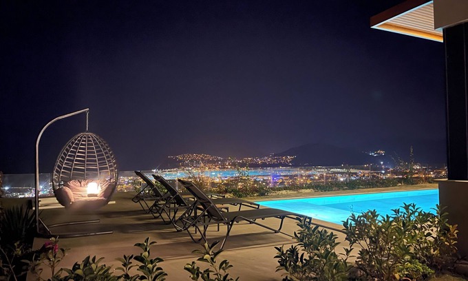 Karabag Villa | Villa mit Meerblick. Luxus, Ruhe, Weitblick, Yachthafen, Olivenbäume