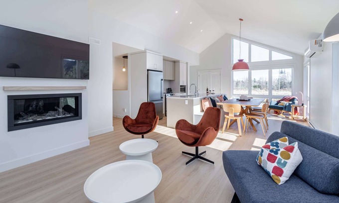Saint-Basile Ski Chalet | Villa Mulligan spa facing the Pont-Rouge golf course!