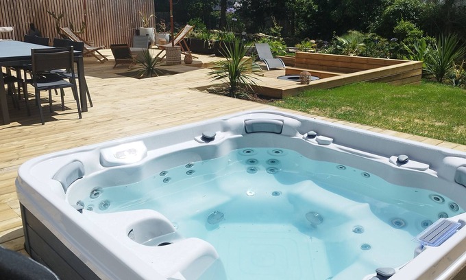 La Trinite-sur-Mer Villa | Villa Namasté Jacuzzi, Sea, Solarium, Brazier, Hammam