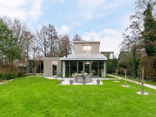 Kamperland House | Villa near Veerse Meer with Garden Views