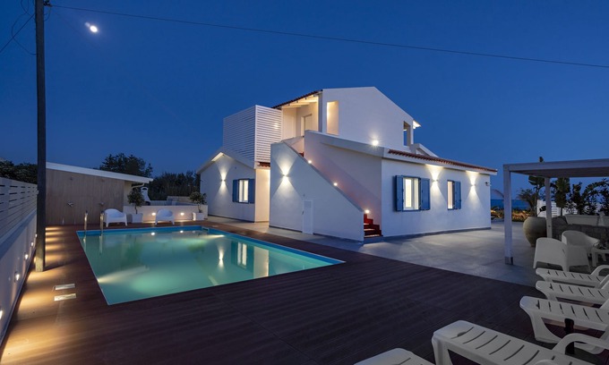 Punta Braccetto Villa | Villa Nettuno, enchanting contemporary villa, seafront , with pool