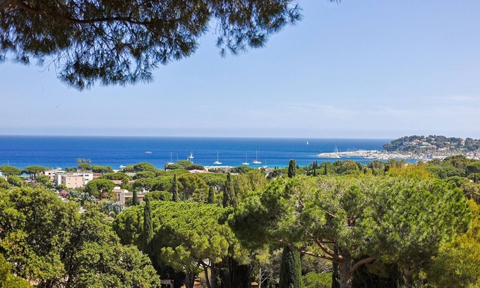 Cavalaire-sur-Mer Villa | Villa Neuve 5 Chambres VUE Mer500m DES Plages