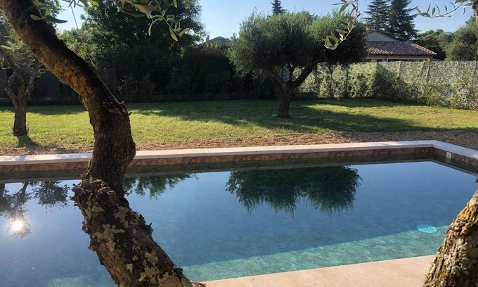 Uzes Villa | VILLA NEUVE STANDING piscine, climatisée aux portes d 'Uzès, Pont du Gard 5 min