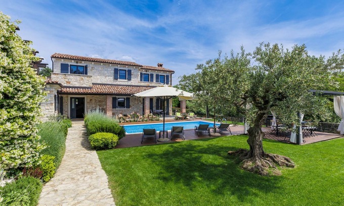Baderna House | Villa Noce by Interhome