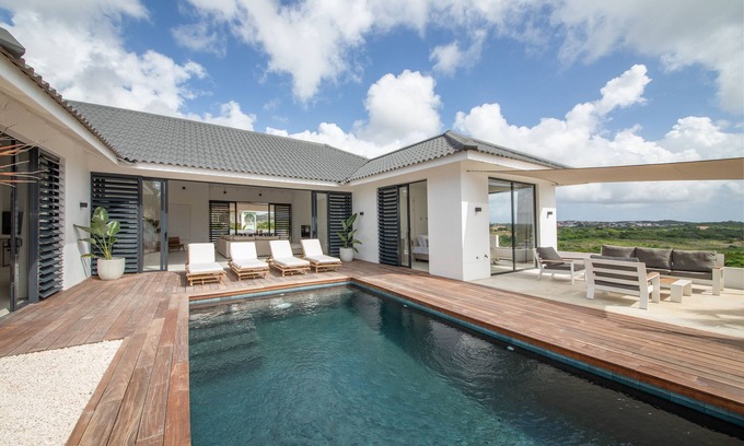 Jan Thiel Villa | Villa Noma - Luxurious Villa w/stunning seaviews - Just 5 min from the Beach!