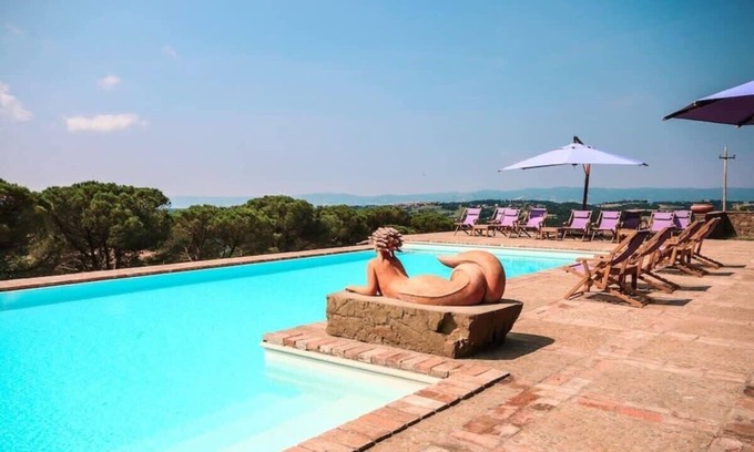 Piegaro Villa | Villa of an Artist with Tuscan Chiana Valley View