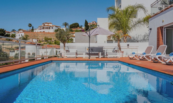 Salobrena Villa | Villa Oliva with private heated pool and amzing views