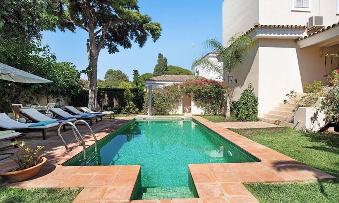 El Puerto de Santa Maria Villa | Villa 'Olmo Tree' with Private Pool, Wi-Fi and Air Conditioning