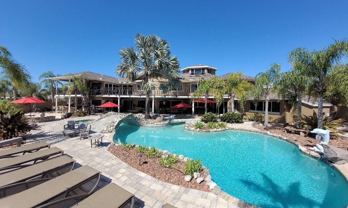 Mcelroys Belleview Villa | Villa on the River