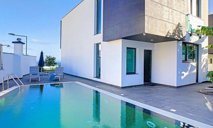 Canico House | Villa Orca by LovelyStay