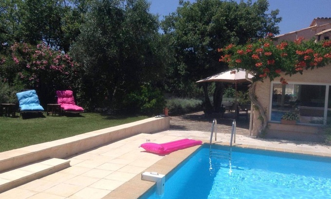 Bagnols-en-Foret Cottage | Villa outbuilding cottage