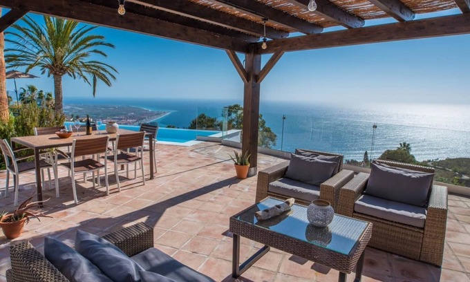 Salobrena Villa | Villa Palacete:private pool, comfort, ocean view