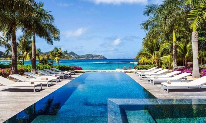 Barriere des Quatres Vents Villa | Villa Palm Beach | Beach Front - Located in Wonderful Lorient Beach with Private Pool