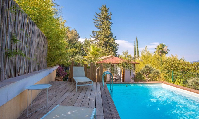 Cuers Villa | Villa 'Palmiers En Couleurs' with Mountain View, Private Pool and Wi-Fi