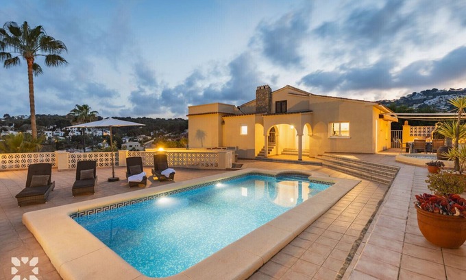 Pinar del Advocat Villa | Villa PALMS by Abahana Villas