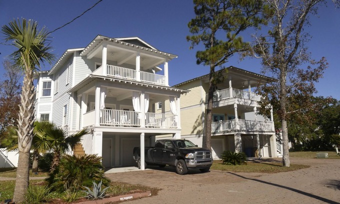 Tybee Island House | Villa Palms/Villa Charm with Pool - Dual Property/Adjacent Rental