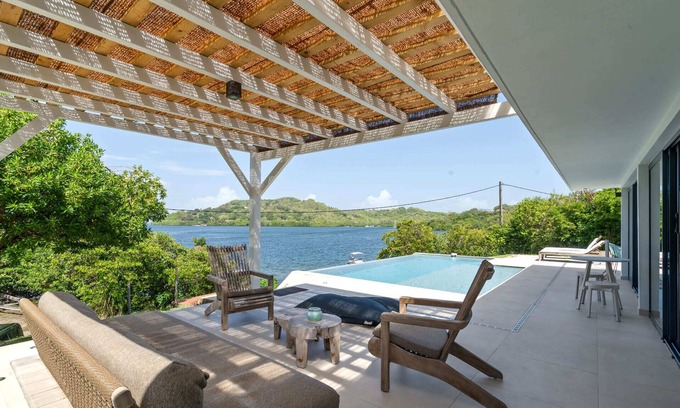 Le Robert Villa | Villa Pantone - Three Bedroom Villa, Sleeps 6