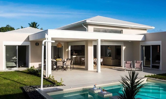 Dunoyer House | Villa Paradis with private pool