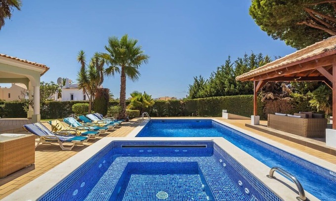 Mosqueira Villa | Villa Pau da Bandeira - Private Pool & Jacuzzi