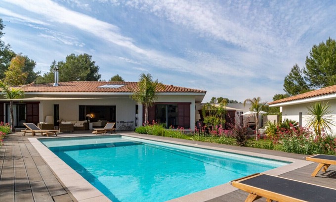 Saint-Gely-du-Fesc Villa | Villa Paul Valery · Beautiful villa with pool in exclusive area close to Montpellier