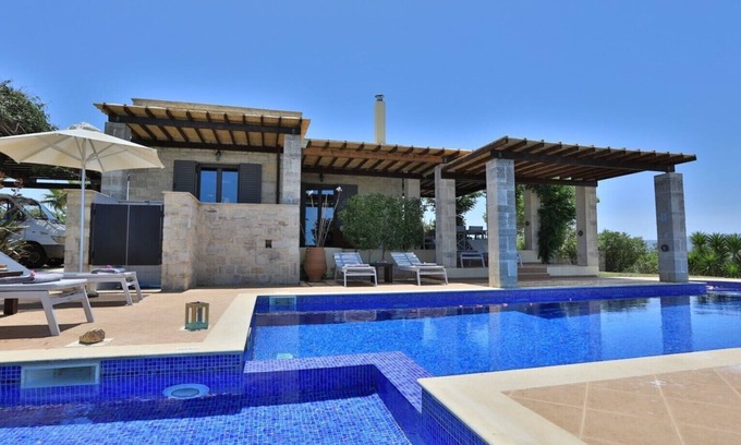Monopari Villa | Villa Pegasus with fantastic panoramic views near Rethymnon