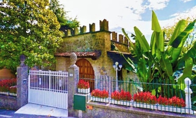 Gargnano Villa | Villa Pinetina