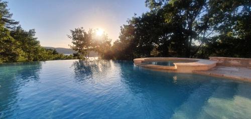Esparron-de-Verdon Villa | Villa piscine et vue sur le lac