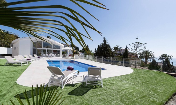 Salobrena Villa | Villa Plata - Brand new luxury villa with heated pool and amazing views