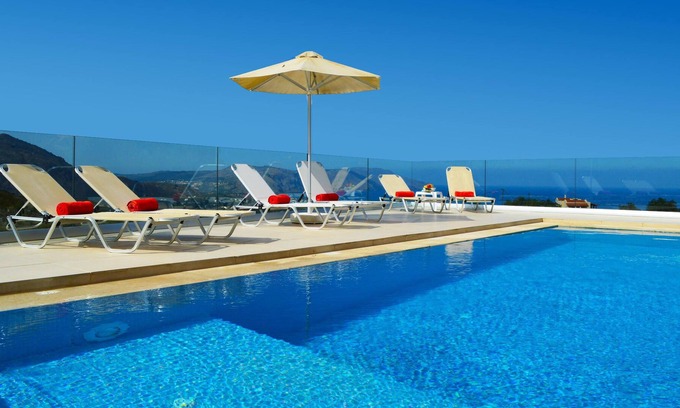Kournas Villa | Villa & Private heated Pool, Amazing Sea &Mountain Views, 3 double en-suite beds