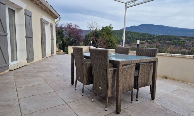 Crillon-le-Brave House | Villa Récente Avec Piscine - vue Dégagée sur le Mont-ventoux