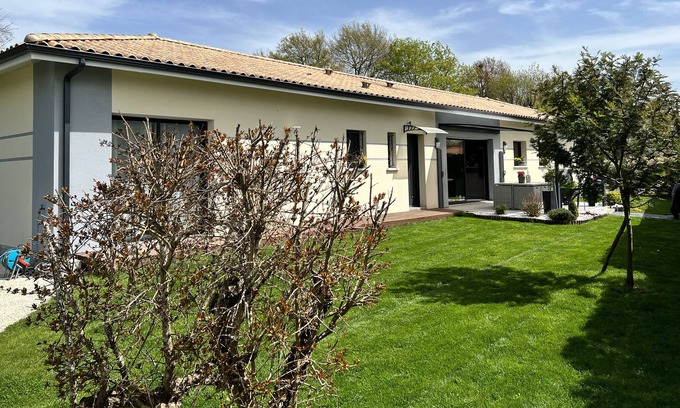 Biganos Villa | Villa Récente Tout Confort, Bassin D'arcachon