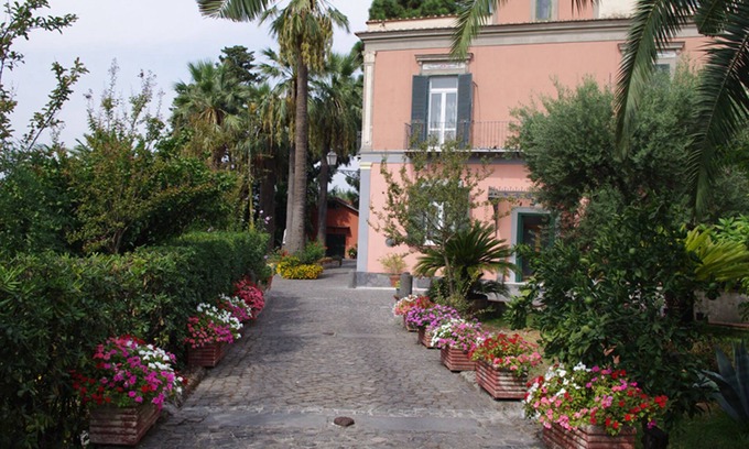 San Giorgio a Cremano House | Villa Raffaela - Stately home, independent, quiet, sunny, ideal for a relaxing holiday