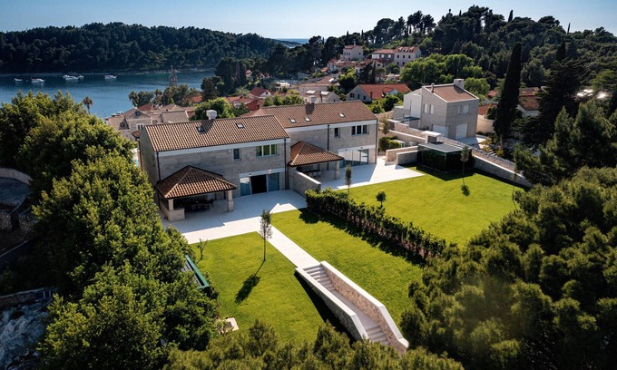 Cavtat Old Town House | Villa Rat,Luxury Stay,Beautiful new Property,Pool, Sauna,Gym,Amazing GreenGarden