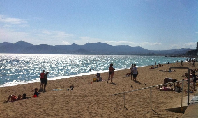 La Roquette-sur-Siagne House | VILLA RENTAL WITH PRIVATE POOL 4/6/8 PERS EDGE SEMI-DETACHED VILLAGE IN CANNES