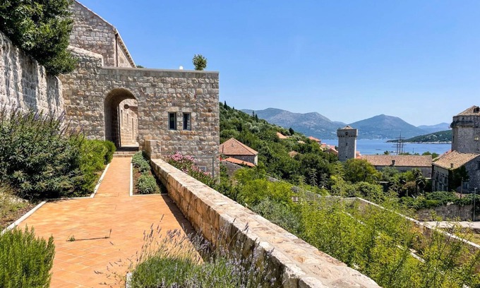 Sudurad Villa | Villa Reverie - Seven Bedroom Villa, Sleeps 14