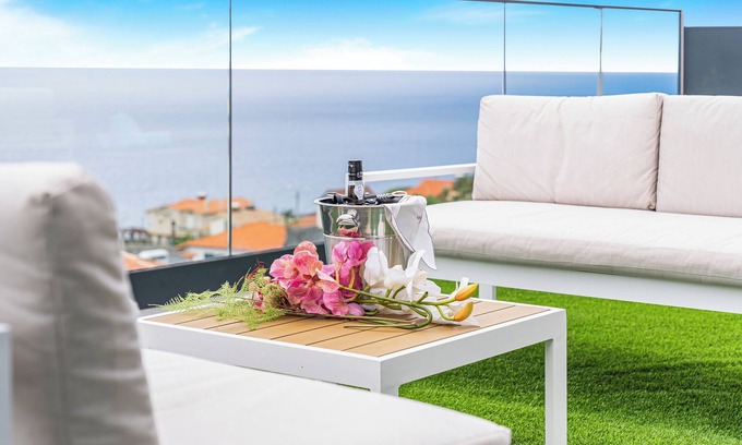 Gaula Villa | Villa Ribeiro - Modern Luxury with Panoramic Ocean View.