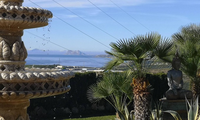 Estepona Condo | VILLA ROCA. Lejlighed TIL 2, personer. 5, min fra Stranden