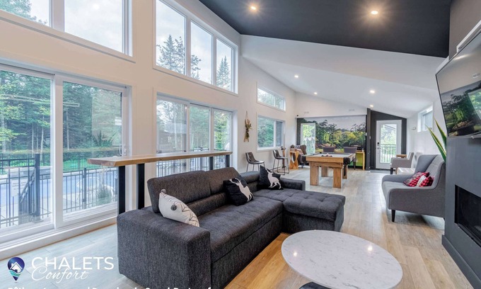 Pont-Rouge Ski Chalet | Villa Rustique Chic spa