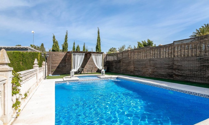 Elche Villa | Villa 'Santos Village' with Pool & Wi-Fi